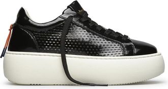 Barracuda Zwarte Sneakers met Geperforeerd Leren Bovenwerk - Dames - Sneakers - Zwart - 40 EU - Leer - Schoenen
