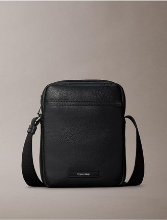 Calvin Klein Mens Pebble Reporter Bag - Black