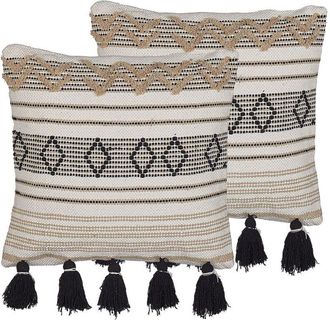 Beliani Conjunto De 2 Cojines De Algod&oacute;n Beige Negro Patr&oacute;n Geom&eacute;trico 45 X 45 Cm Borlas Hecho A Mano Con Relleno Boho Sambucus