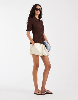 & Other Stories Polo in maglia a coste marrone scuro