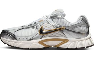 Nike Nike Mens V5 RNR Sneaker, White/Medium Ash-Parachute Bei, 8.5 UK