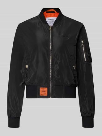 Original Bombers Bomberjacke mit Label-Patch und Rei&szlig;verschlusstasche am &Auml;rmel in Black, Gr&ouml;&szlig;e XL