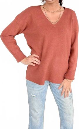 Wishlist Lightweight V-Neck Sweater In Red