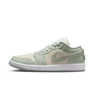 Nike Jordan Womens Air Jordan 1 Low SE Shoes in White | HF4078-100