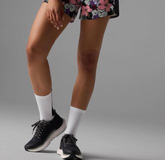 Rabbit Womens Tried N True 4 Shorts In Hibiscus Floral