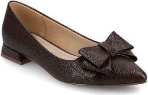Journee Collection Ophelia Bow Pointed Toe Flat in Brown Crocodile at Nordstrom Rack, Size 6.5