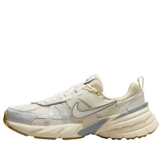 Nike (WMNS) Nike V2K Run White Photon Dust Fir FD0736-108
