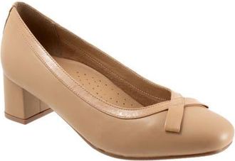 Trotters Devin Pump in Beige at Nordstrom, Size 10.5