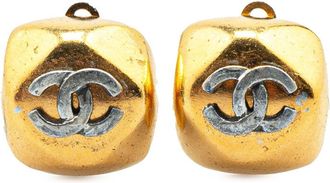 Chanel gold Metal Clip Earrings (Pre-Owned)