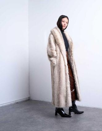 Topshop Cappotto taglio lungo in pelliccia sintetica bianco a righe con colletto sciallato