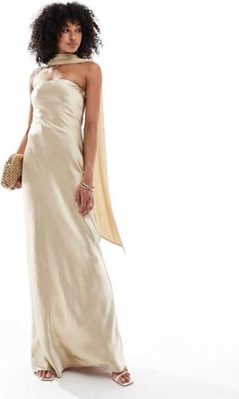 Six Stories Vestito lungo da damigella in raso oro tenue con sciarpa al collo in chiffon
