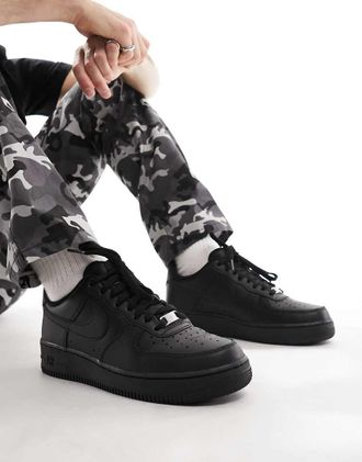 Nike Air Force 1 07 sneakers in triple black