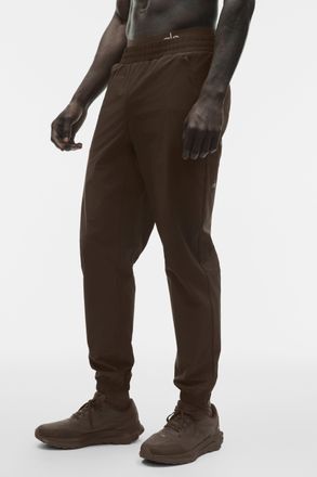 Alo | Repetition Jogger Pants in Espresso, Size: Medium