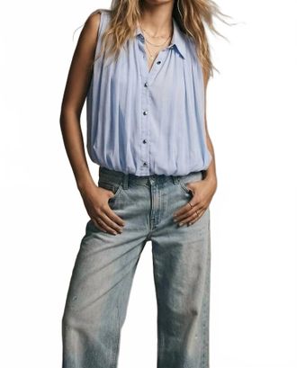 Q2 Beatrice Chiffon Pleated Sleeveless Regular Fit Blouse In Blue