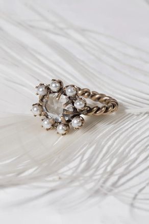 Tataborello Ring mit Kristallen und Perlen Chiffon