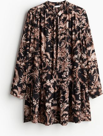 H&M Kleid mit Bindekragen - Schwarz/Gemustert