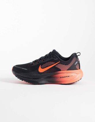 Nike Vomero 18 sneakers da corsa nere e rosse-Nero