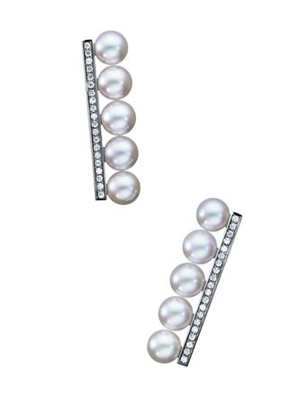 Tasaki 18kt white gold Colleciton Line balance plus diamonds pav&eacute; earrings - women - 18kt White Gold/Akoya Pearl - One Size - Silver
