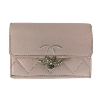Chanel Pre-owned Wallets, female, Pink, Size: ONE SIZE Pre-owned Matelasse Leather Compact Wallet