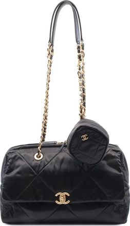 Chanel 2021-2025 CC gewatteerde Nylon Bowler schoudertas - Zwart