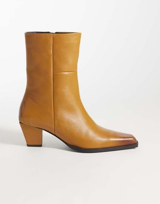 Asos Reid - Stivali premium con tacco medio in pelle color cuoio-Marrone