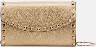 Valentino Garavani Portafoglio Rockstud in pelle con tracolla