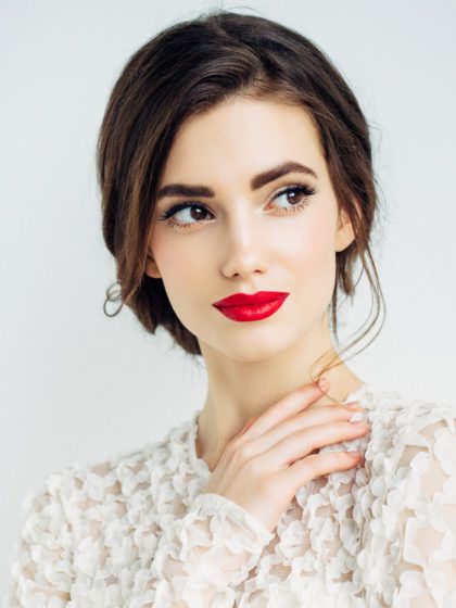 The Perfect Eye Makeup For All Your Holiday Outfits