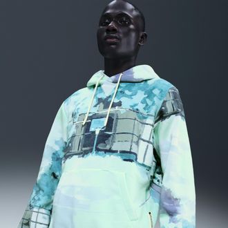 Nike Mens Standard Issue Therma-FIT Pullover Basketball Hoodie in Green | HV3516-345