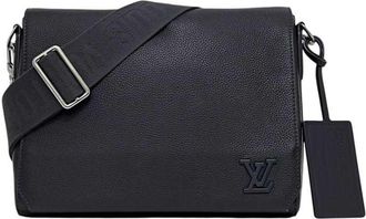 Louis Vuitton Navy Leather Shoulder Bag (Pre-Owned)