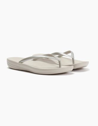 FitFlop Womens FitFlop Iqushion Ergonomic Womens Silver Flip Flops - Size: 4