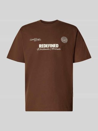 Redefined Rebel T-Shirt mit Statement-Print und Rundhalsausschnitt in Mittelbraun, Gr&ouml;&szlig;e XXL