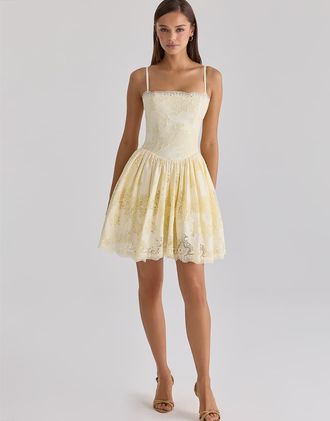 House of CB Chloe Lemon - Vestito corto in pizzo sangallo di cotone color limone personalizzato-Giallo