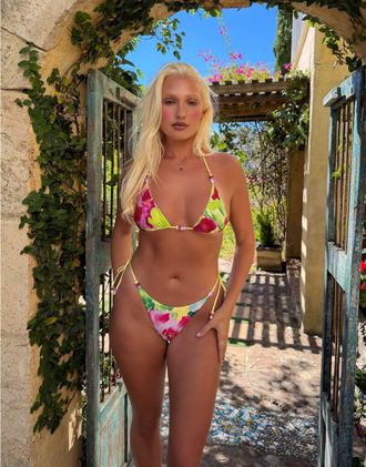 Tiger Mist Finlea - Top bikini double-face rosa e lime a fiori con laccetti a contrasto e perline in coordinato-Multi