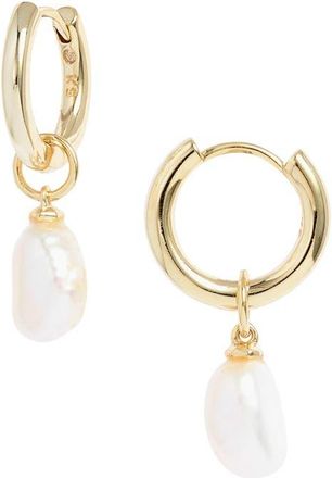 Kendra Scott Willa Baroque Pearl Huggie Earrings in White Pearl at Nordstrom