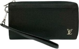 Louis Vuitton Pre-owned Clutches, male, Black, Size: ONE SIZE Pre-owned Zippy Dragonne Taiga Wallet