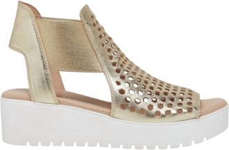 Silent D Womens Odeya Leather Sandal In Gold