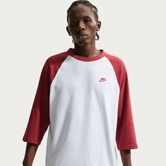Nike Mens Nike Sportswear Club 3/4-Sleeve Raglan Top in Red | IF0755-613