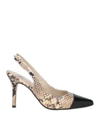 Marian Pumps