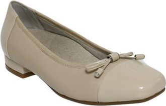 David Tate Alpha Square Toe Flat in Taupe Nappa Patent at Nordstrom, Size 6.5