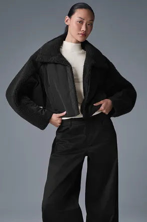 Alo | Sherpa Cozy Escape Puffer in Black Jacket, Size: Medium