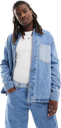 Wrangler Novak - Giacca di jeans comoda lavaggio acido chiaro in coordinato-Blu