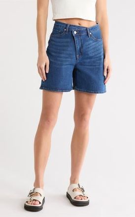 Vigoss Cross Waist Denim Bermuda Shorts in Indigo at Nordstrom Rack, Size 31