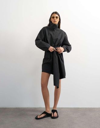 Topshop Vestito camicia a maniche lunghe con collo a imbuto e dettaglio avvolgente grigio antracite