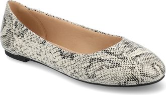 Journee Collection Womens Kavn Medium and Wide Width Comfort Insole Slip On Round Toe Ballet Flats