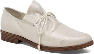 Django & Juliette Kotty Lace Flat in Beige And Gold Washed at Nordstrom, Size 39