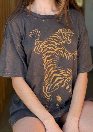 Promesa Roaring Tiger Oversized Vintage Wash Graphic Tee In Iron