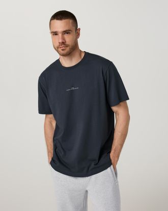 Vuori Clothing Lifestyle Graphic T-Shirt | Navy | Medium