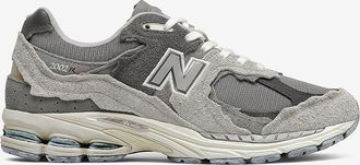 New Balance Sneakers aus Wildleder 2002R