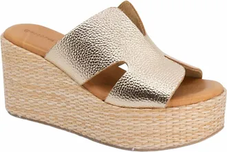 Chocolat Blu Womens Jamie Platform Wedge Sandal In Gold Leather