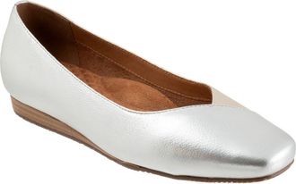 Softwalk Vina Flat in Silver/Champagne at Nordstrom, Size 10.5
